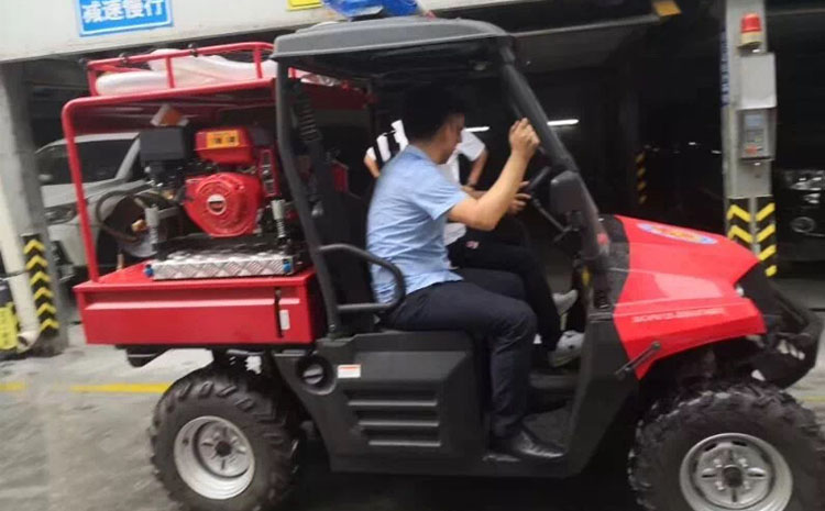 四轮消防摩托车.jpg